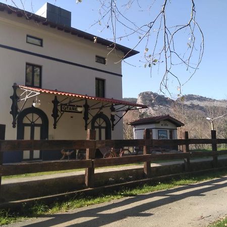 Castro Urdiales - La Vieja Estacion - Cerca De Bilbao Guest House Bagian luar foto
