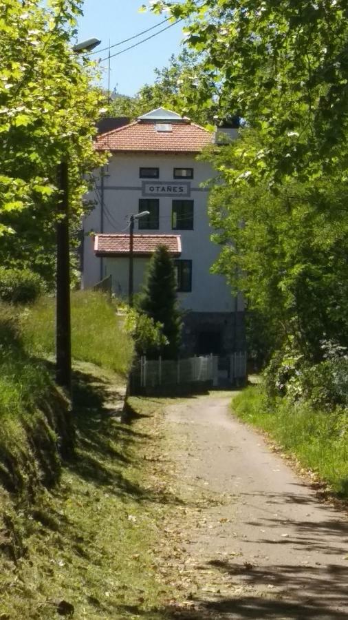 Castro Urdiales - La Vieja Estacion - Cerca De Bilbao Guest House Bagian luar foto