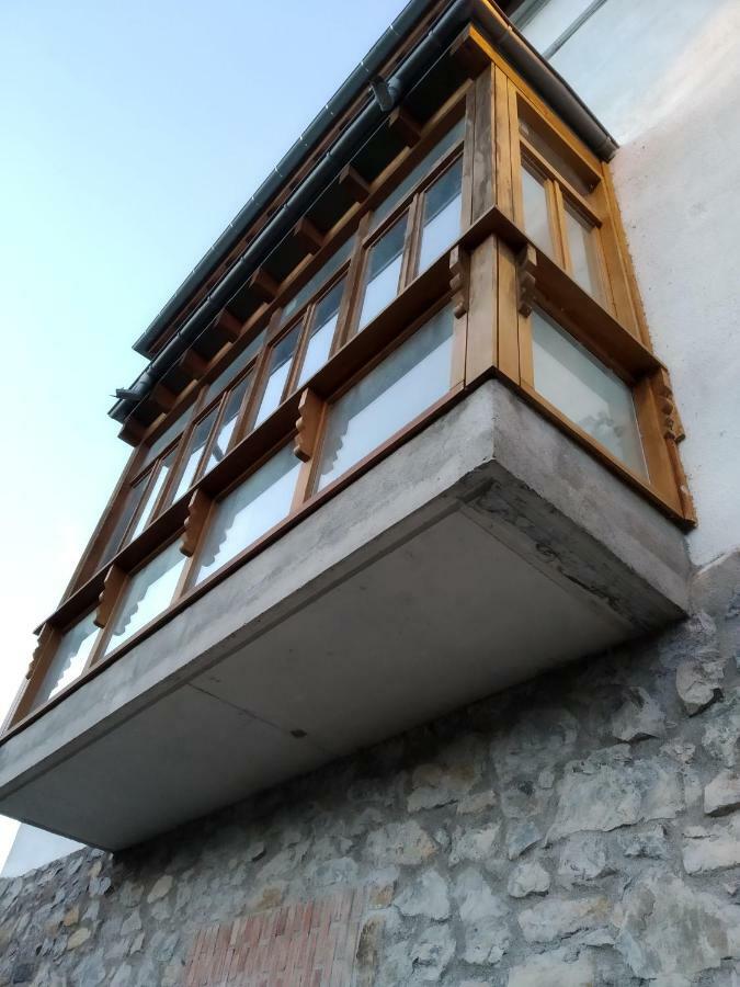 Castro Urdiales - La Vieja Estacion - Cerca De Bilbao Guest House Bagian luar foto
