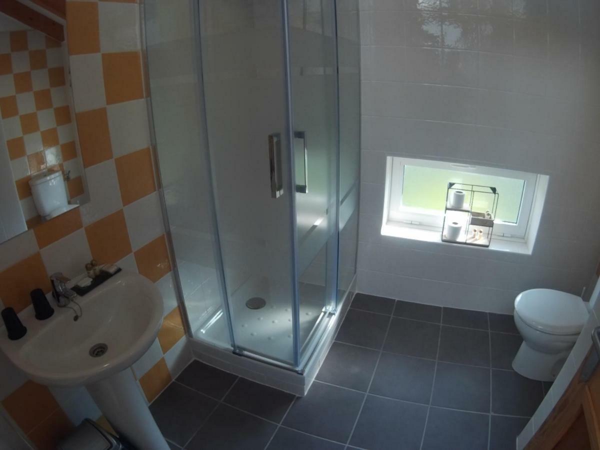 Castro Urdiales - La Vieja Estacion - Cerca De Bilbao Guest House Bagian luar foto