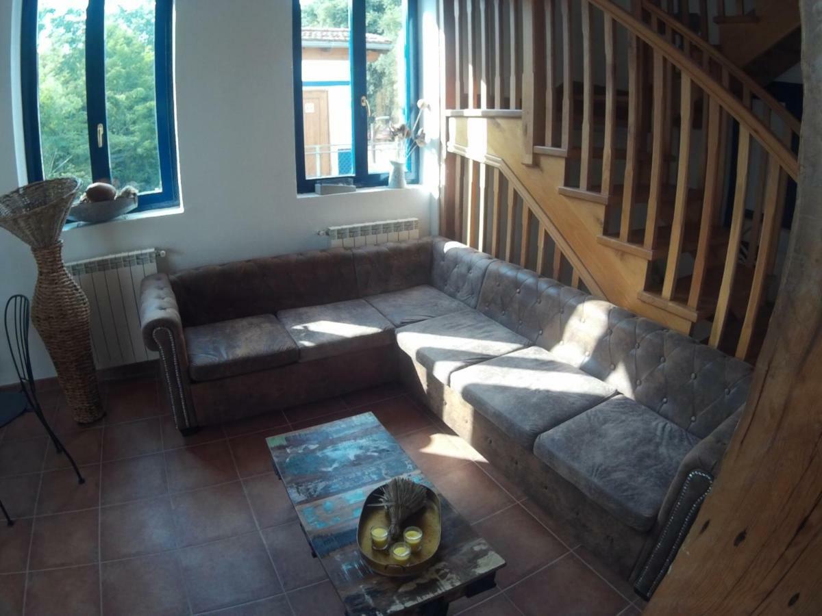 Castro Urdiales - La Vieja Estacion - Cerca De Bilbao Guest House Bagian luar foto